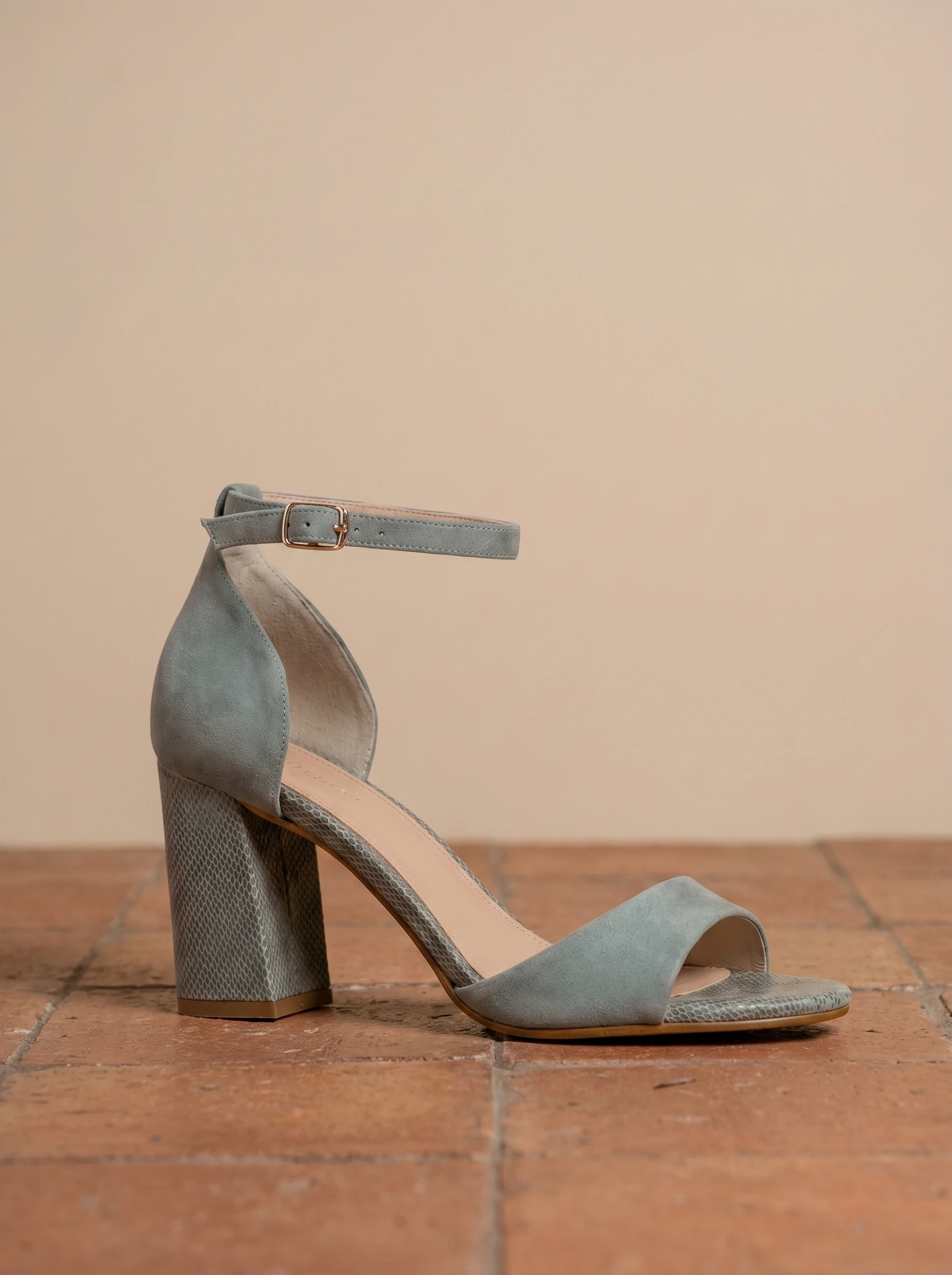 ZAPATOS CÓMODOS CON TACÓN ANCHO