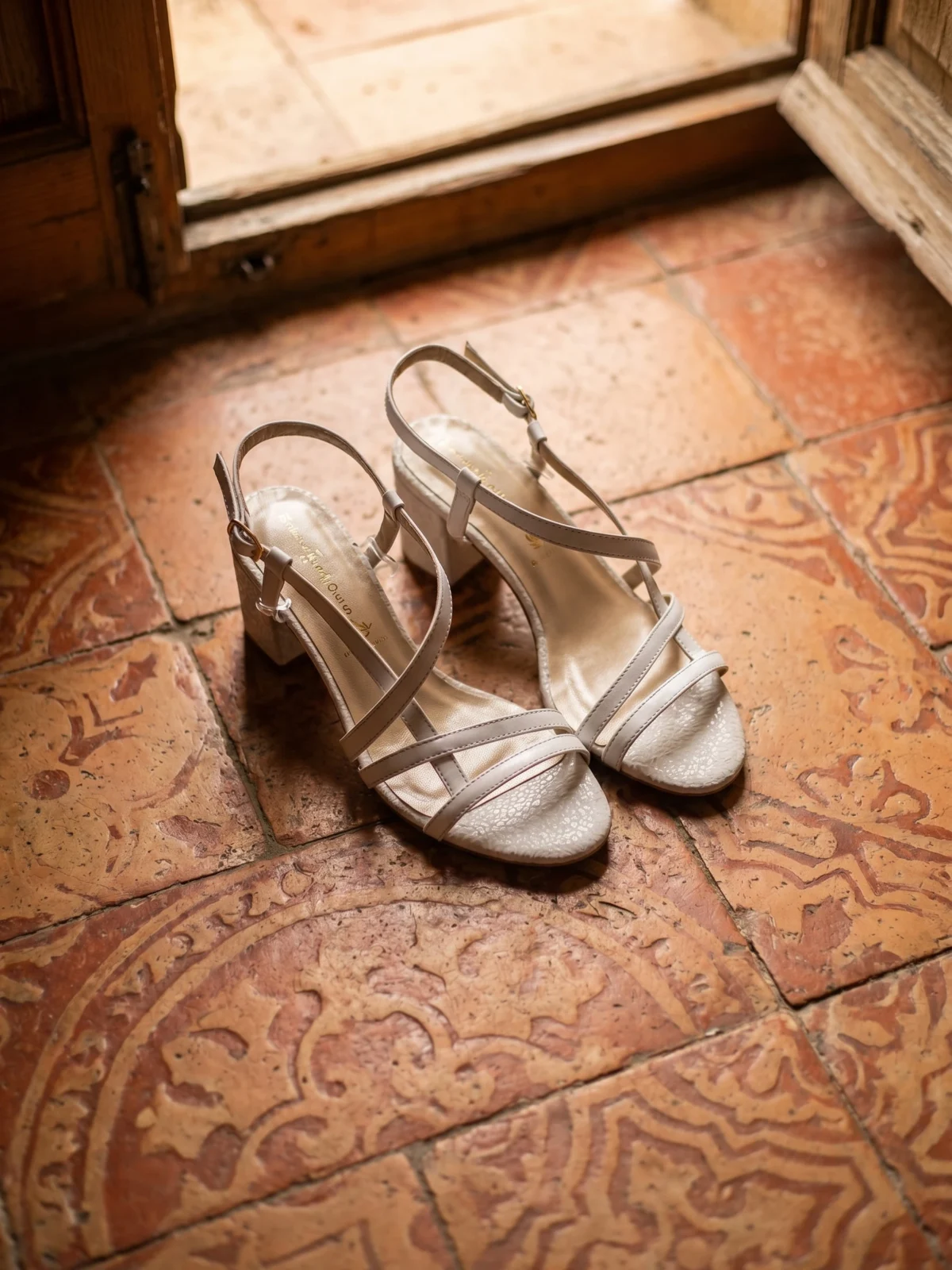 ZAPATOS BLANCOS ORIGINALES Y CÓMODOS PARA NOVIA